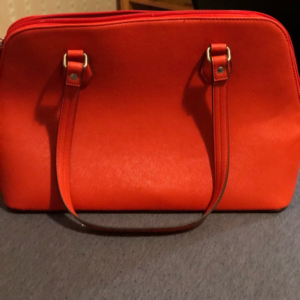 Kenneth Cole - Picture 2 of 3